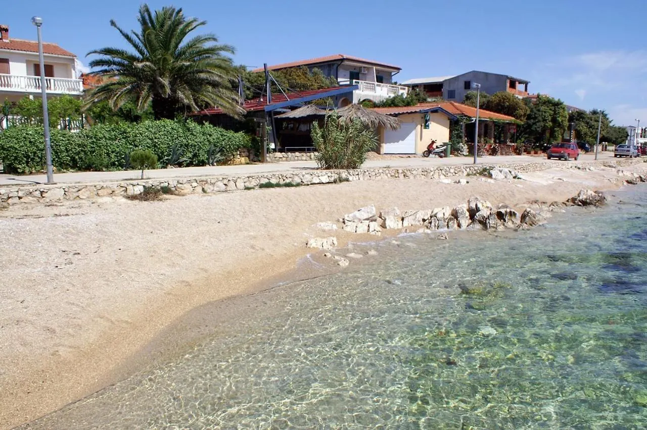 Apartments By The Sea Mandre, Pag - 4098 Mandre