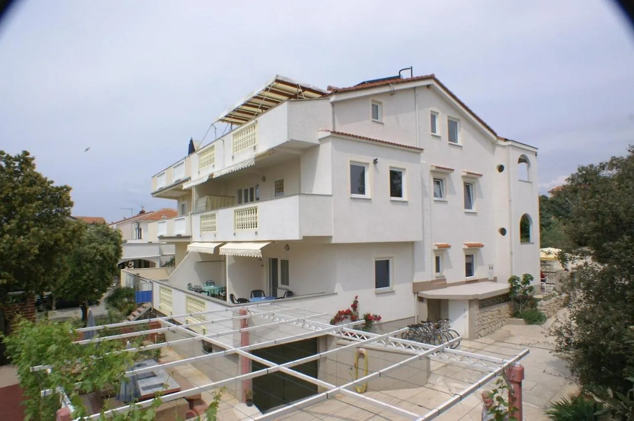 Apartments By The Sea Mandre, Pag - 4098
