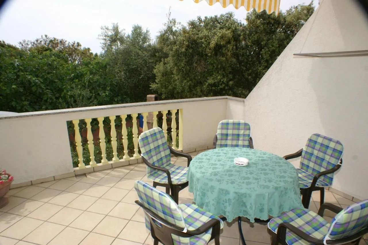 Apartments By The Sea Mandre, Pag - 4098 0*, Mandre Croatia