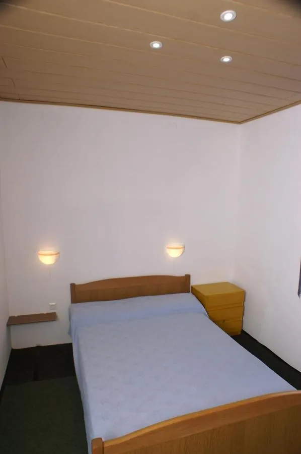 Apartments By The Sea Mandre, Pag - 4098 Mandre