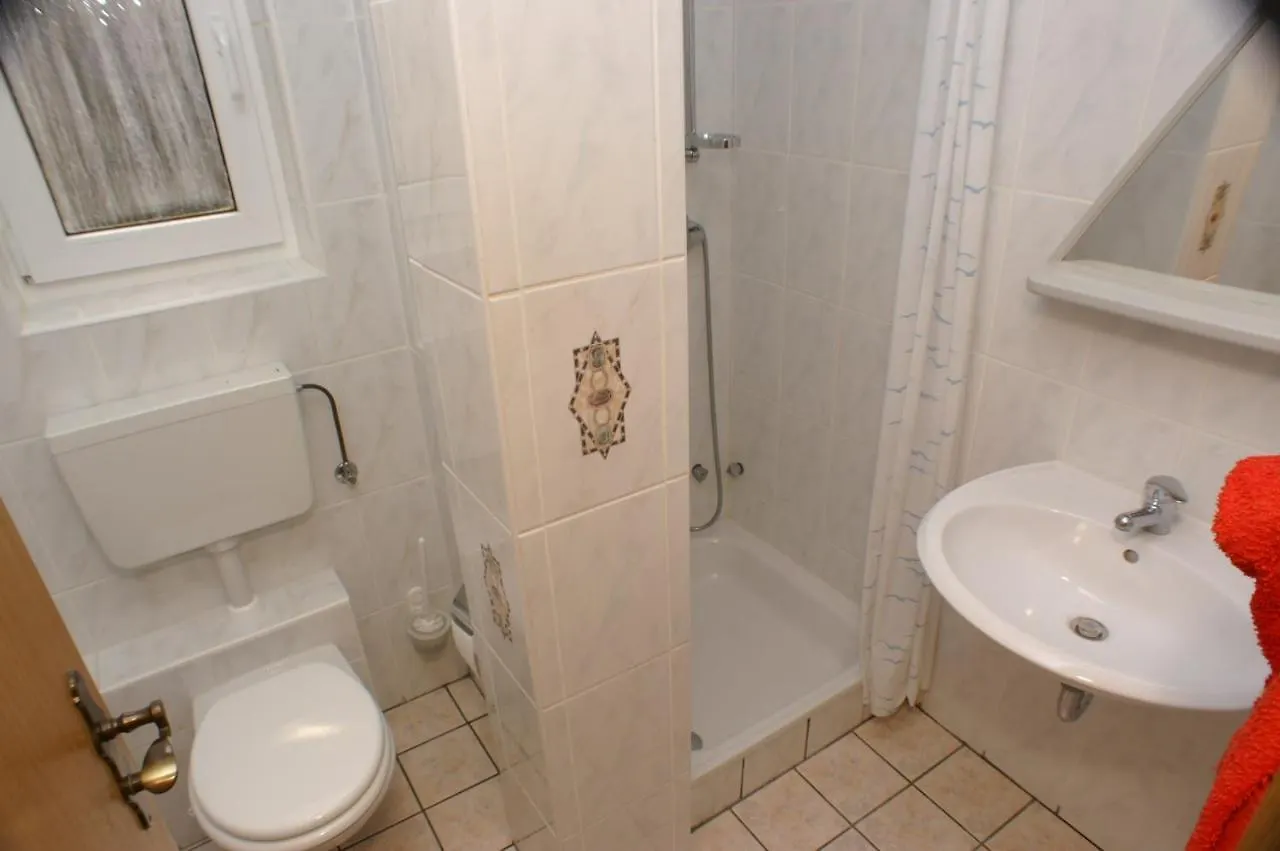 Apartments By The Sea Mandre, Pag - 4098 Croatia